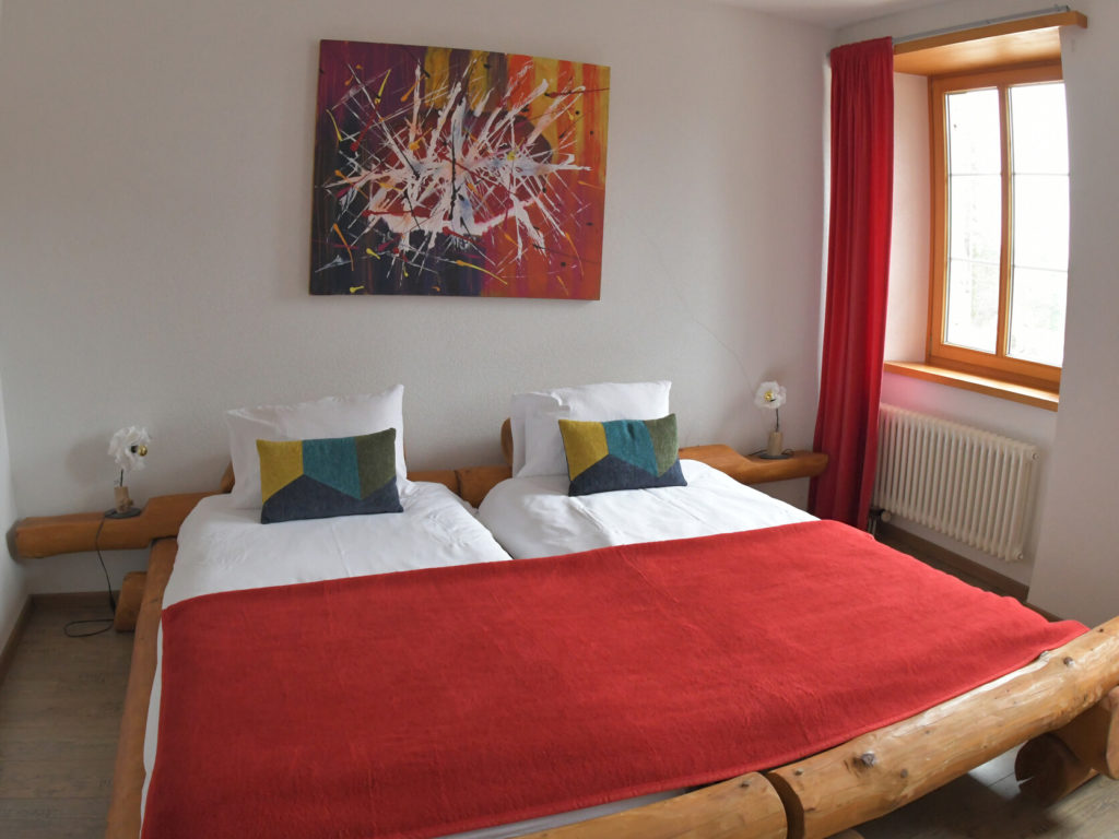 https://old.hotel-marchairuz.ch/wp-content/uploads/2023/06/Chambre-double-lit-separe--e1685696418877-1024x768.jpg